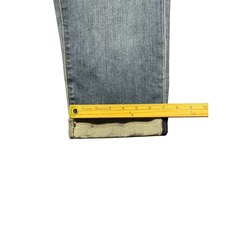 Levi's Women's Cropped Capris Jeans Blue Denim Cuffed Mid Rise Size 8 - Picture 6 of 7